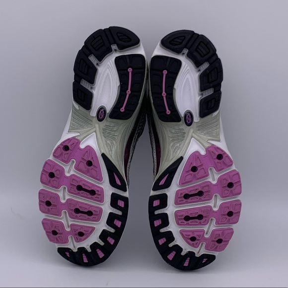 Women’s New Balance WR740BP Trainer - Picture 6 of 7